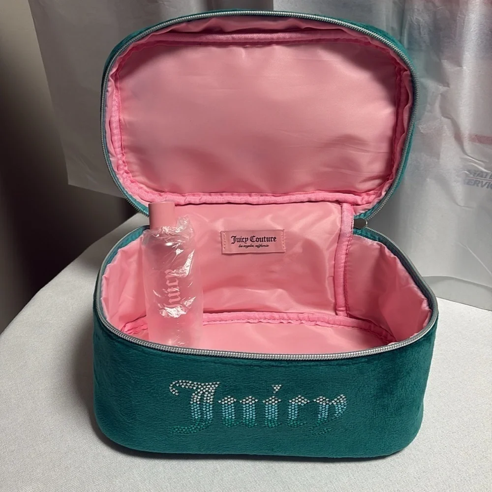 JUICY COUTURE Travel Cosmetic Bag, NWT. Beautiful Color.